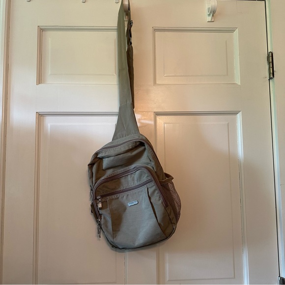 Baggallini Tan Sling Bag - Picture 1 of 5